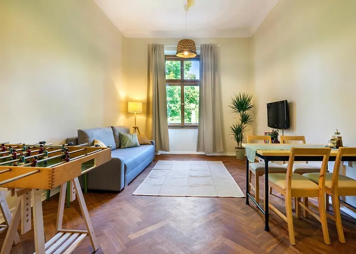 Bed&Beige Apartment / Kochanowskiego St